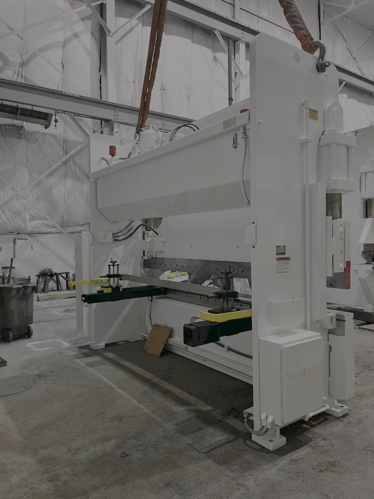230 Ton X 12’ Cincinnati Model 230FMII CNC Hydraulic Press Brake 